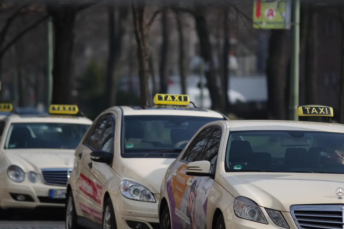 melhores táxis e Uber de Goiânia